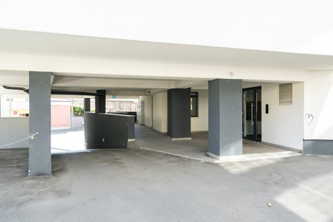 ブカレストCarol New Building With Balconyアパートメント エクステリア 写真